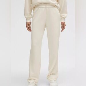 Lululemon Softstreme High-Rise Pant Short